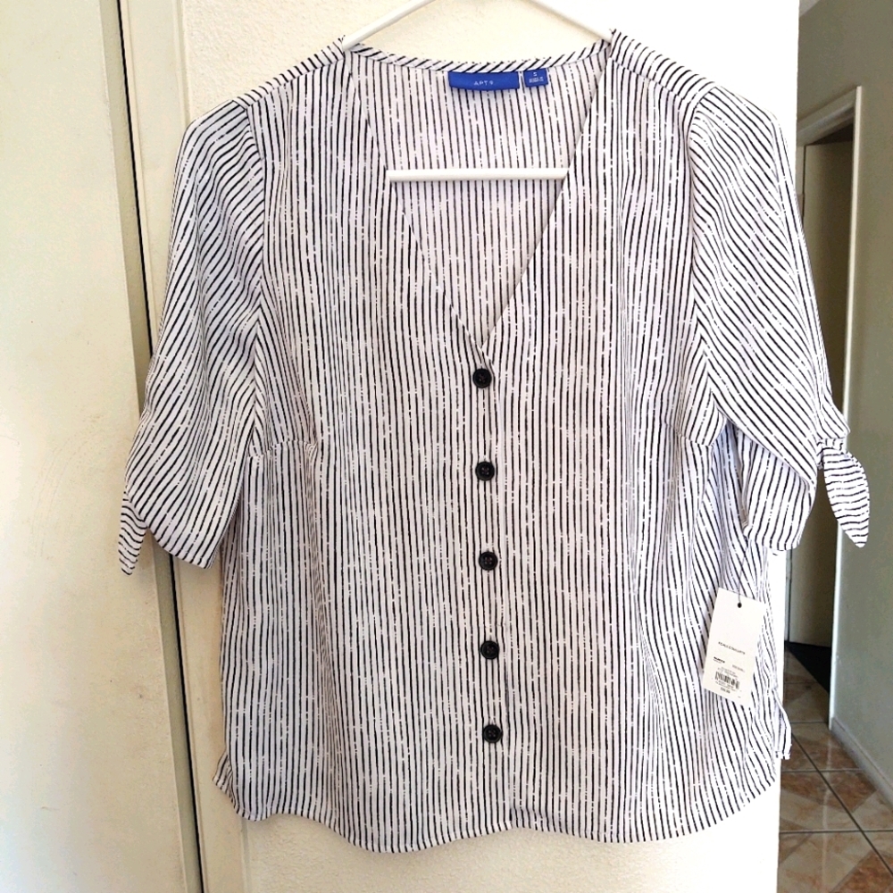 NWT Apt 9 shirt
